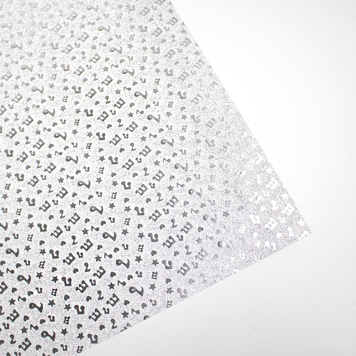 Papel de regalo 3D con patrón de notas musicales