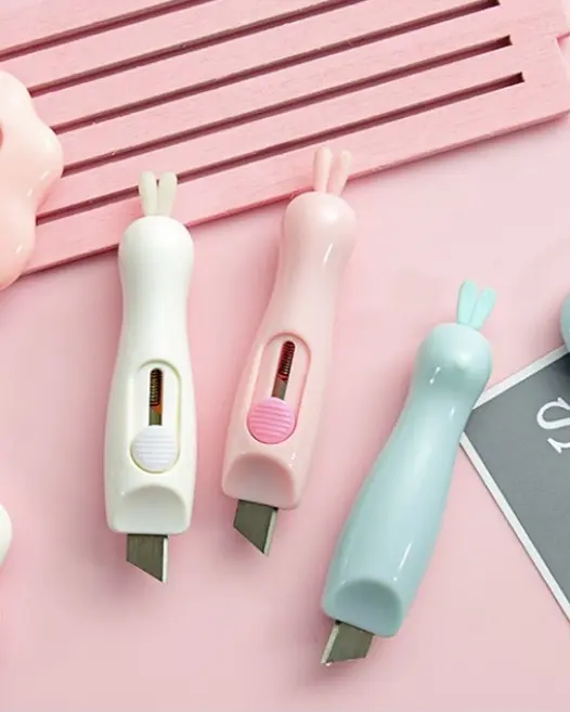 Mini Cutter Kawaii (Estilete) en Forma de Conejito Largo OL-102