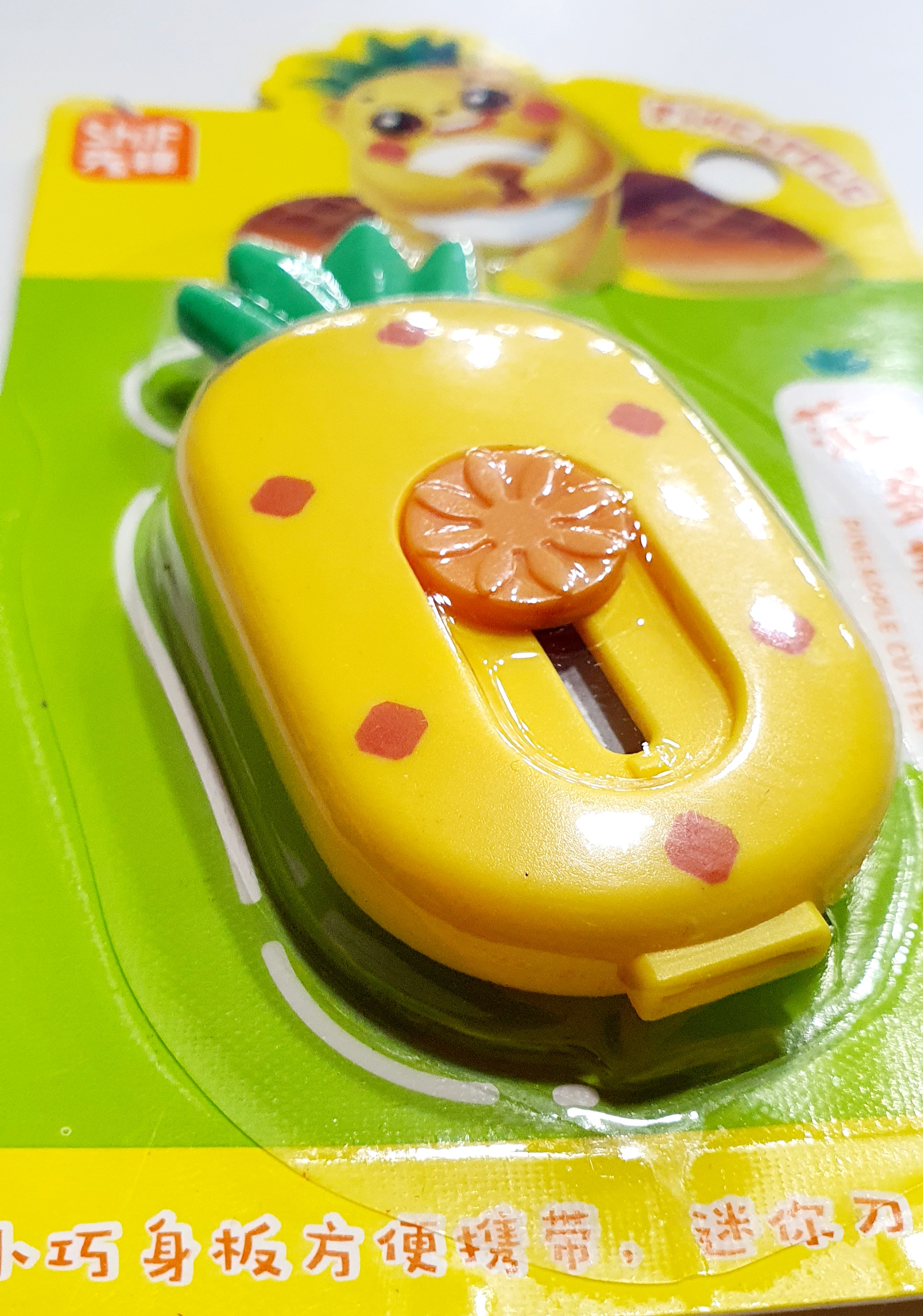 Mini Cutter Kawaii (Estilete) en Forma de Piña 8128