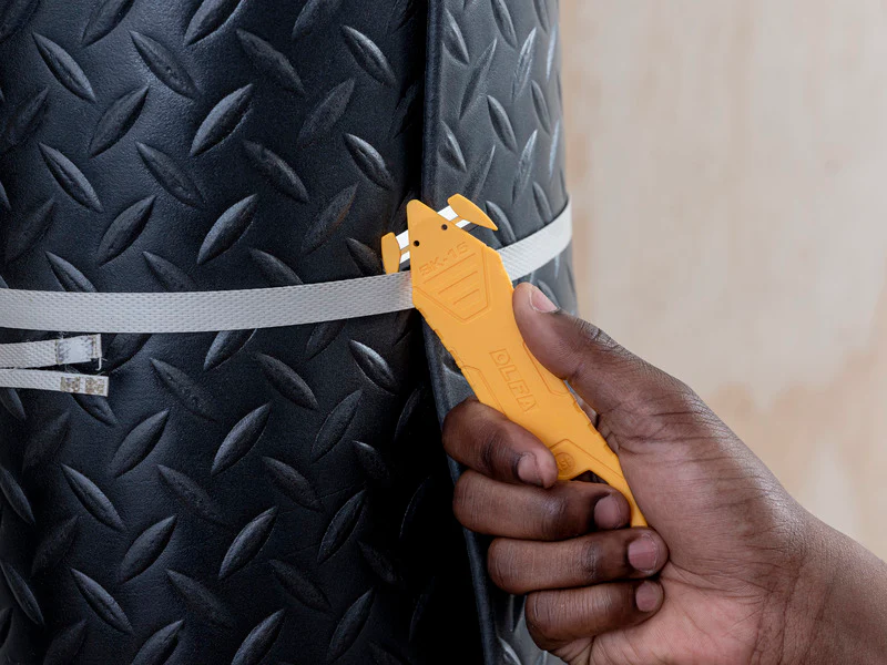 Cuchillo / Cortador de Seguridad de Hoja Oculta Desechable - SK-15/10 - OLFA