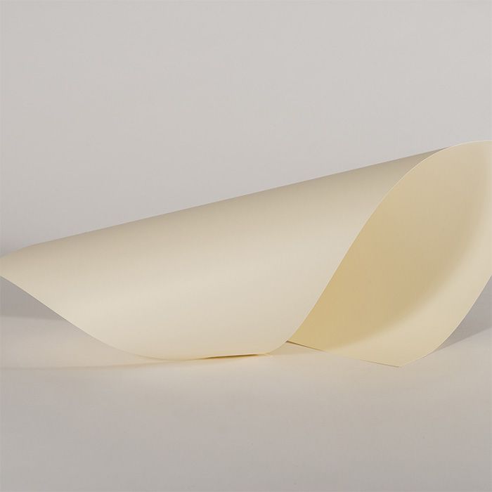Pliego de Cartulina Hilada Color Crema / Marfil 180 Gr. 65x100 cm.